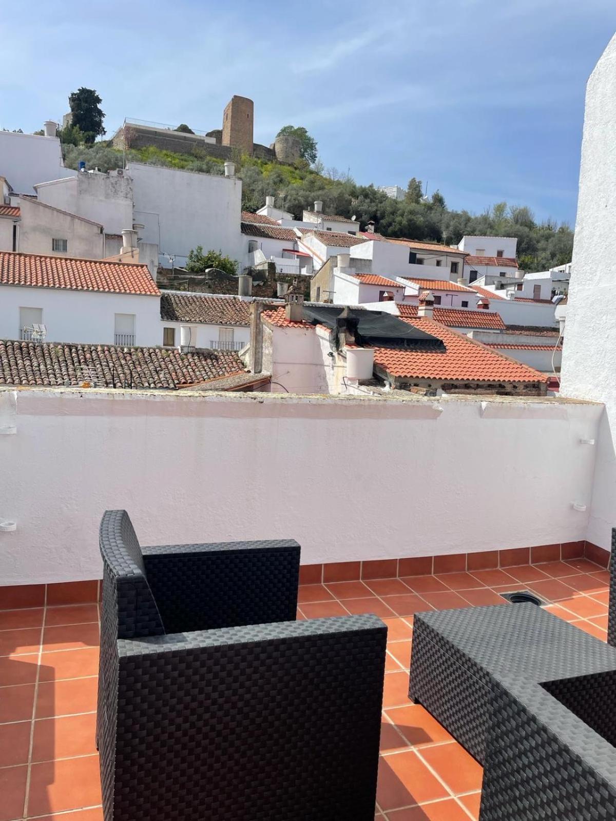 Apartamento Puerta Del Perdon Constantina Bagian luar foto